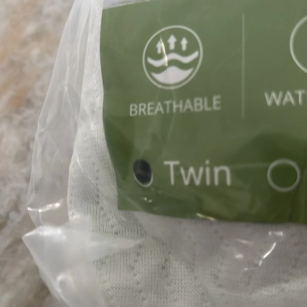 Waterproof Bamboo Mattress Protector - White